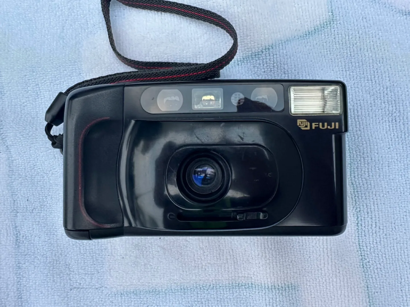 Fuji DL-60 Film Camera thumbnail
