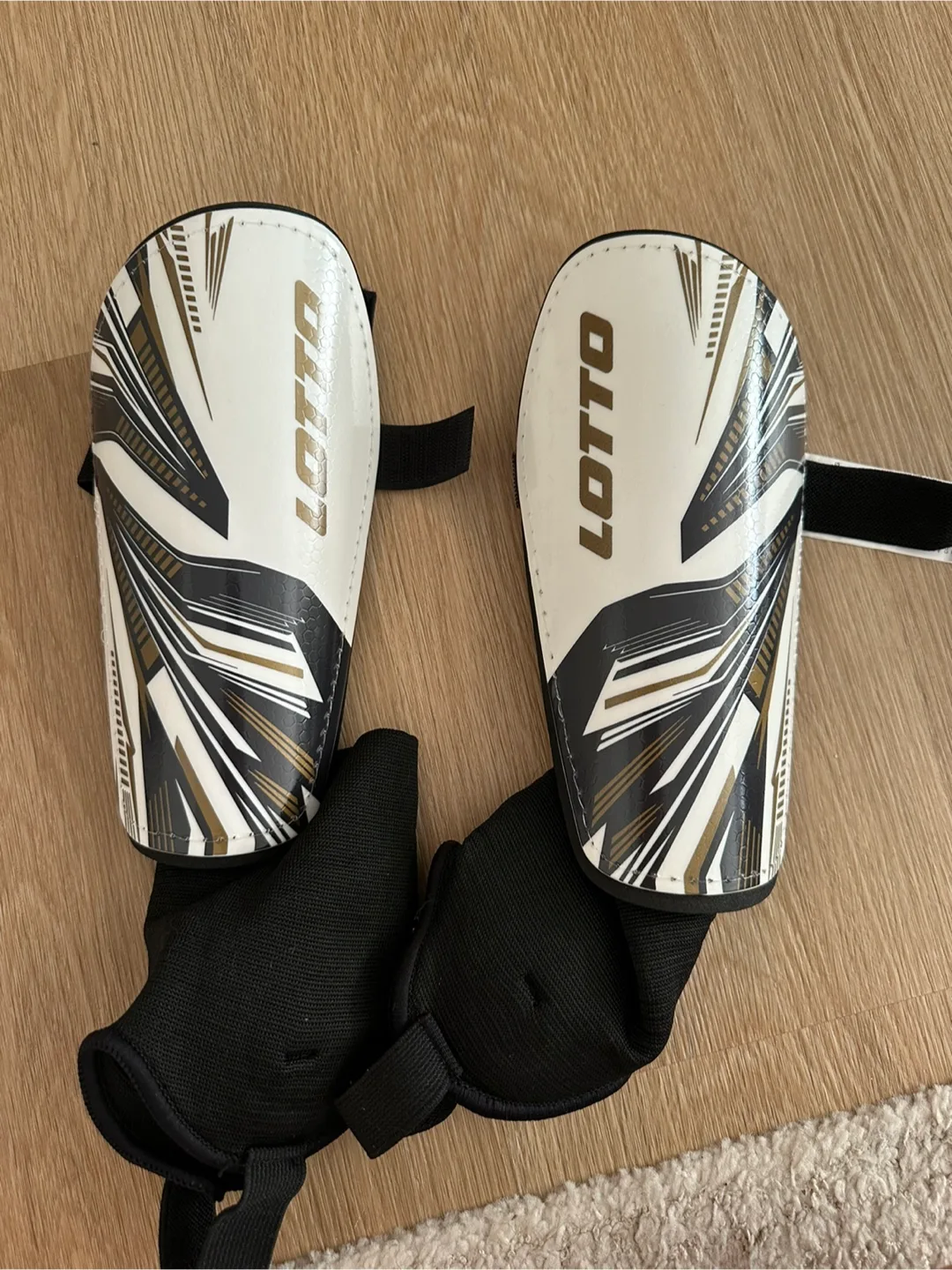 Lotto Soccer Shin Guards thumbnail