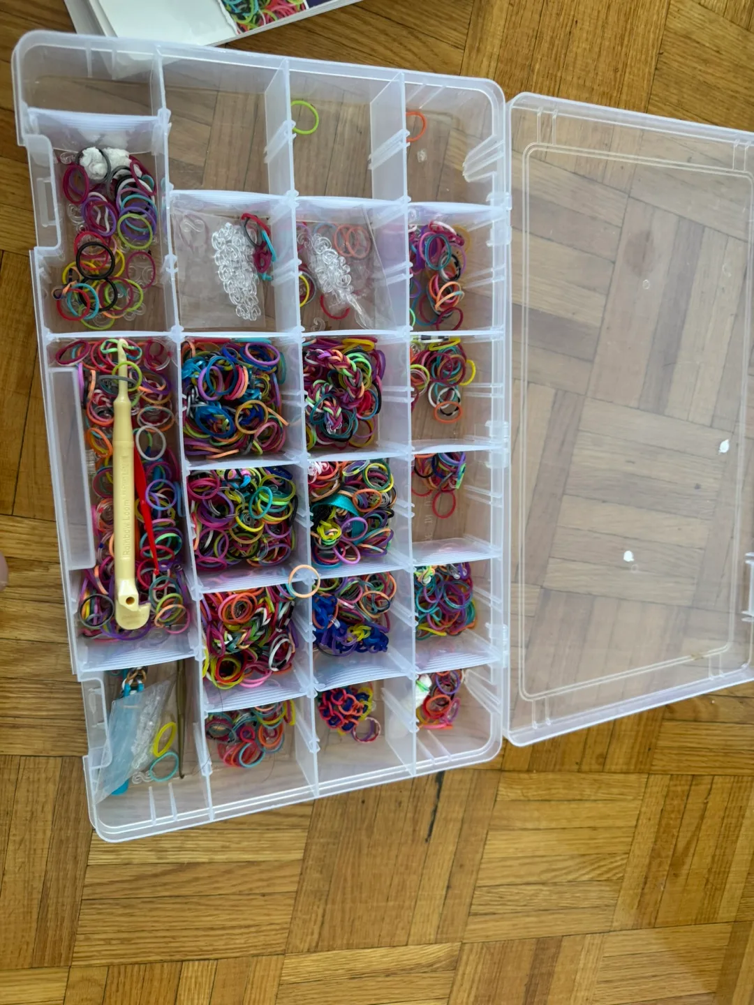 Rainbow Loom Kit with Bands & Accessories thumbnail