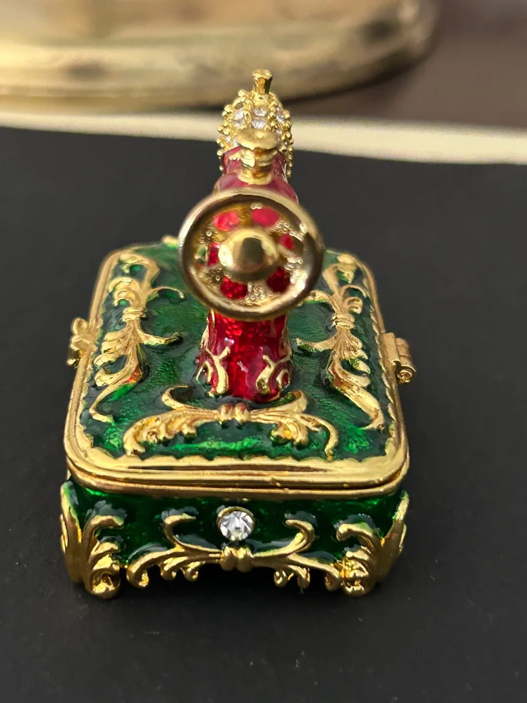 Vintage sewing machine trinket box Enamel pill box jewelry box image indicator(3)