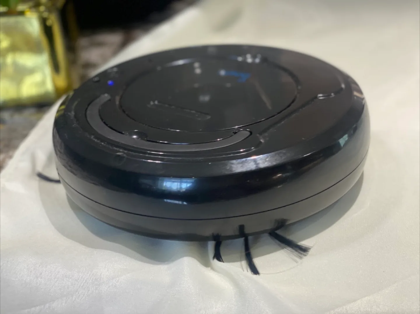 Black Robot Vacuum Cleaner image indicator(3)