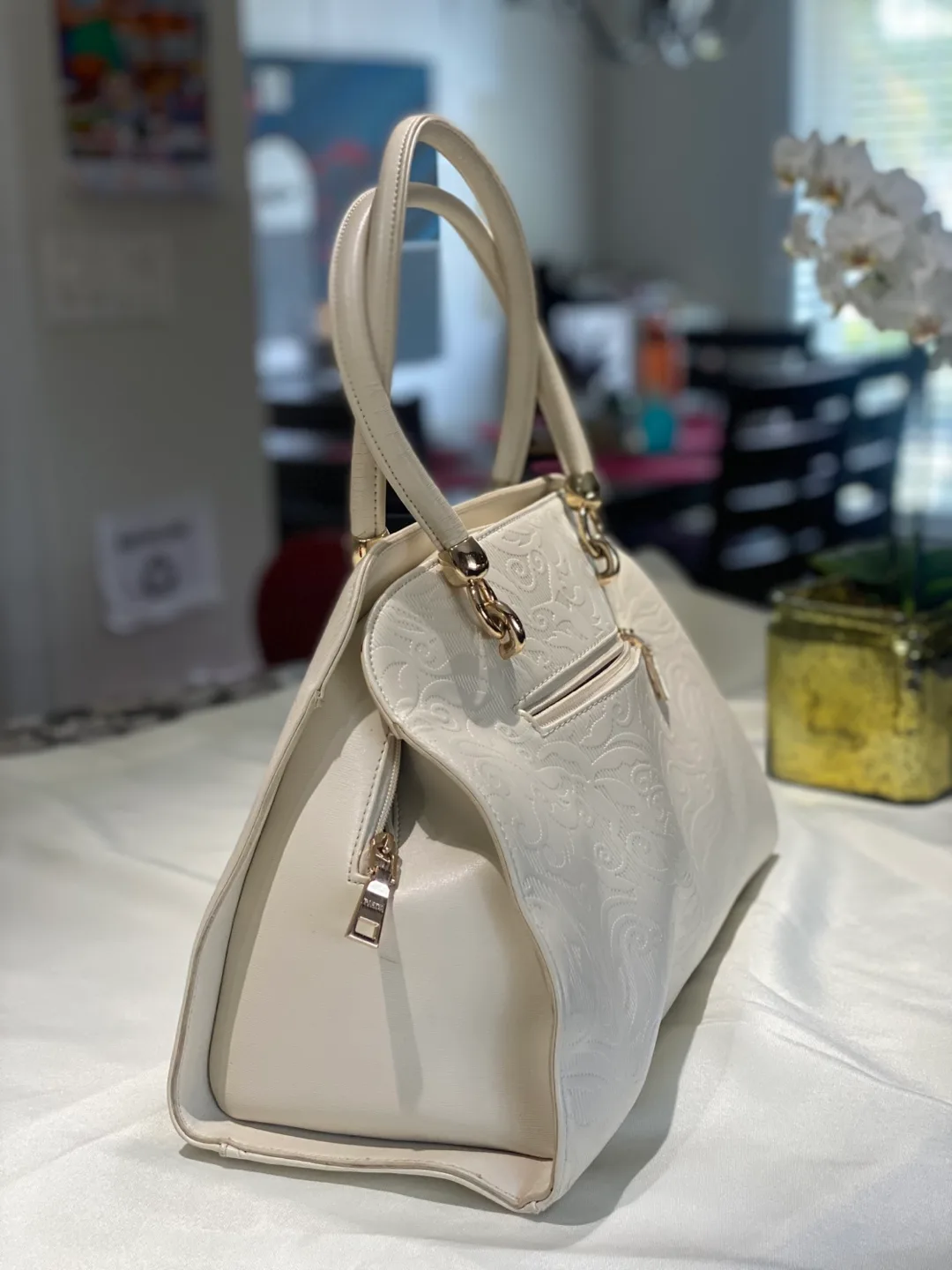 PASDA Cream Coloured Handbag image indicator(4)