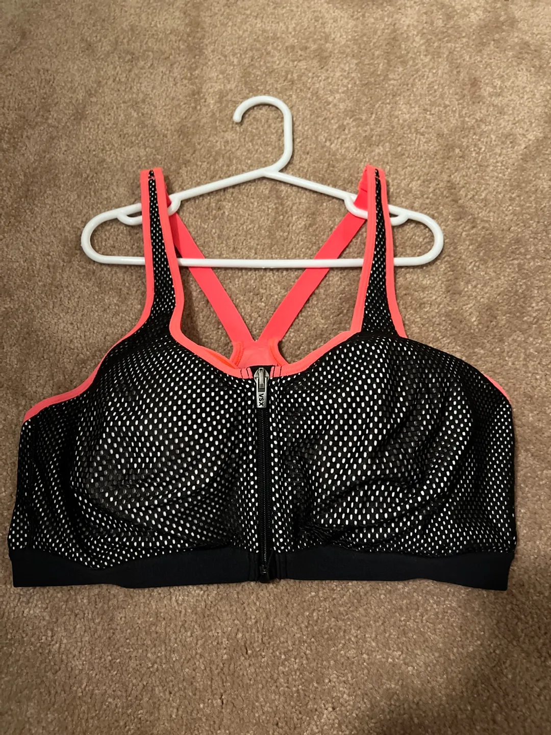 VSX Sport Bra - Size 38C thumbnail