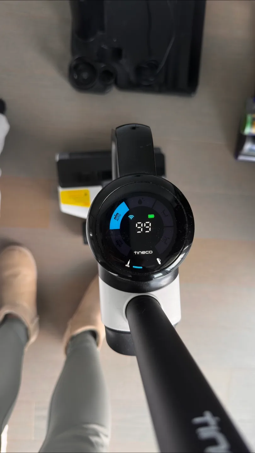 Tineco Floor S5 Cordless Wet Dry Vacuum-can use with solution image indicator(5)