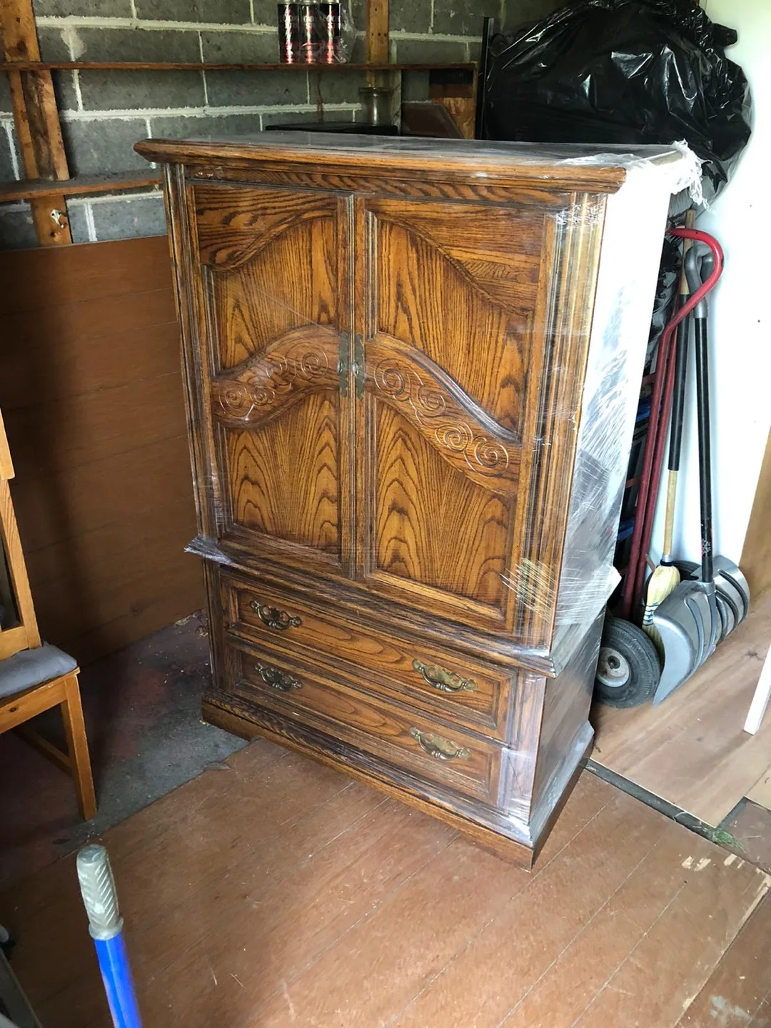 Hardwood dresser thumbnail