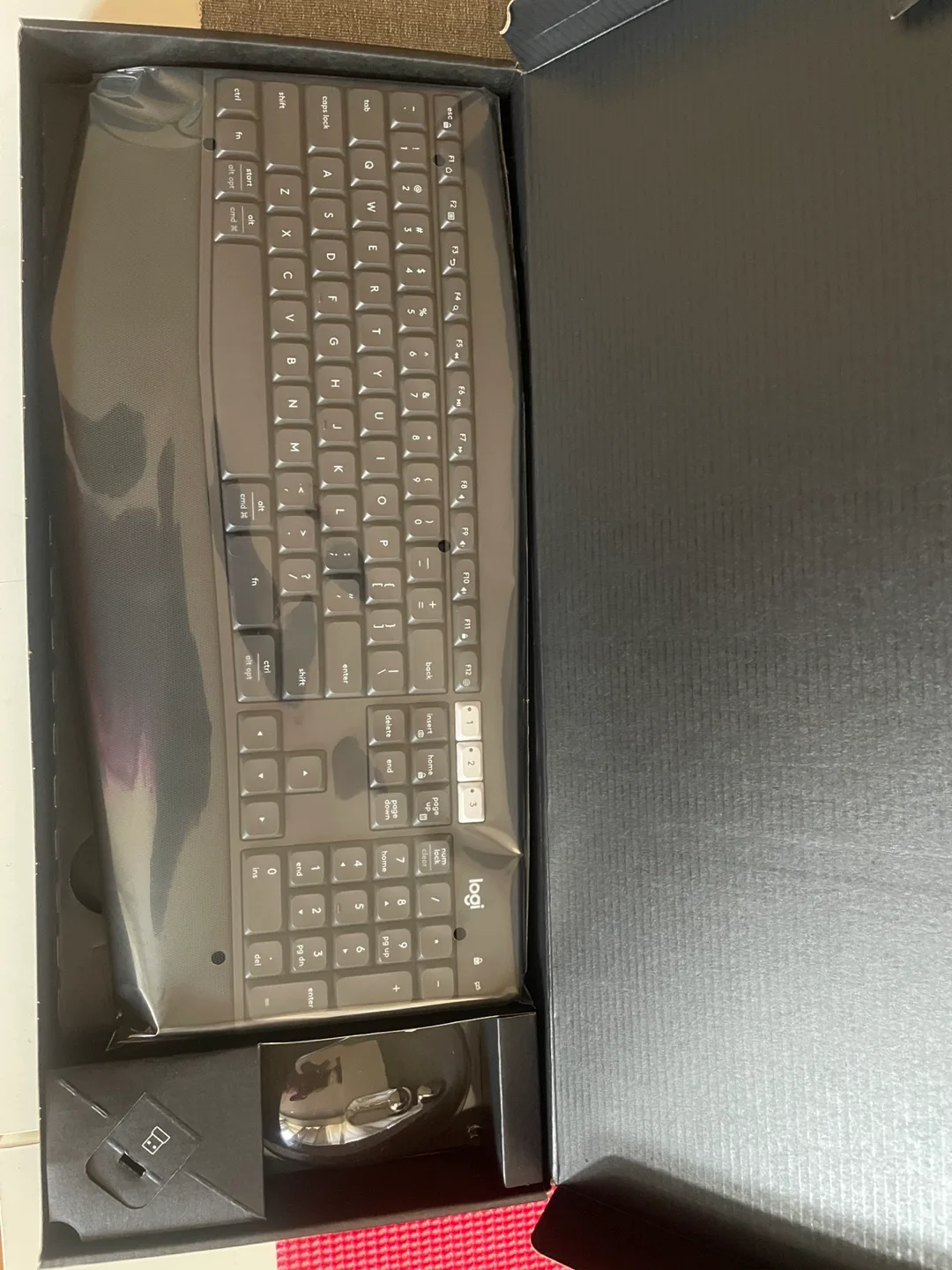 Logitech MK825 Performance Keyboard thumbnail