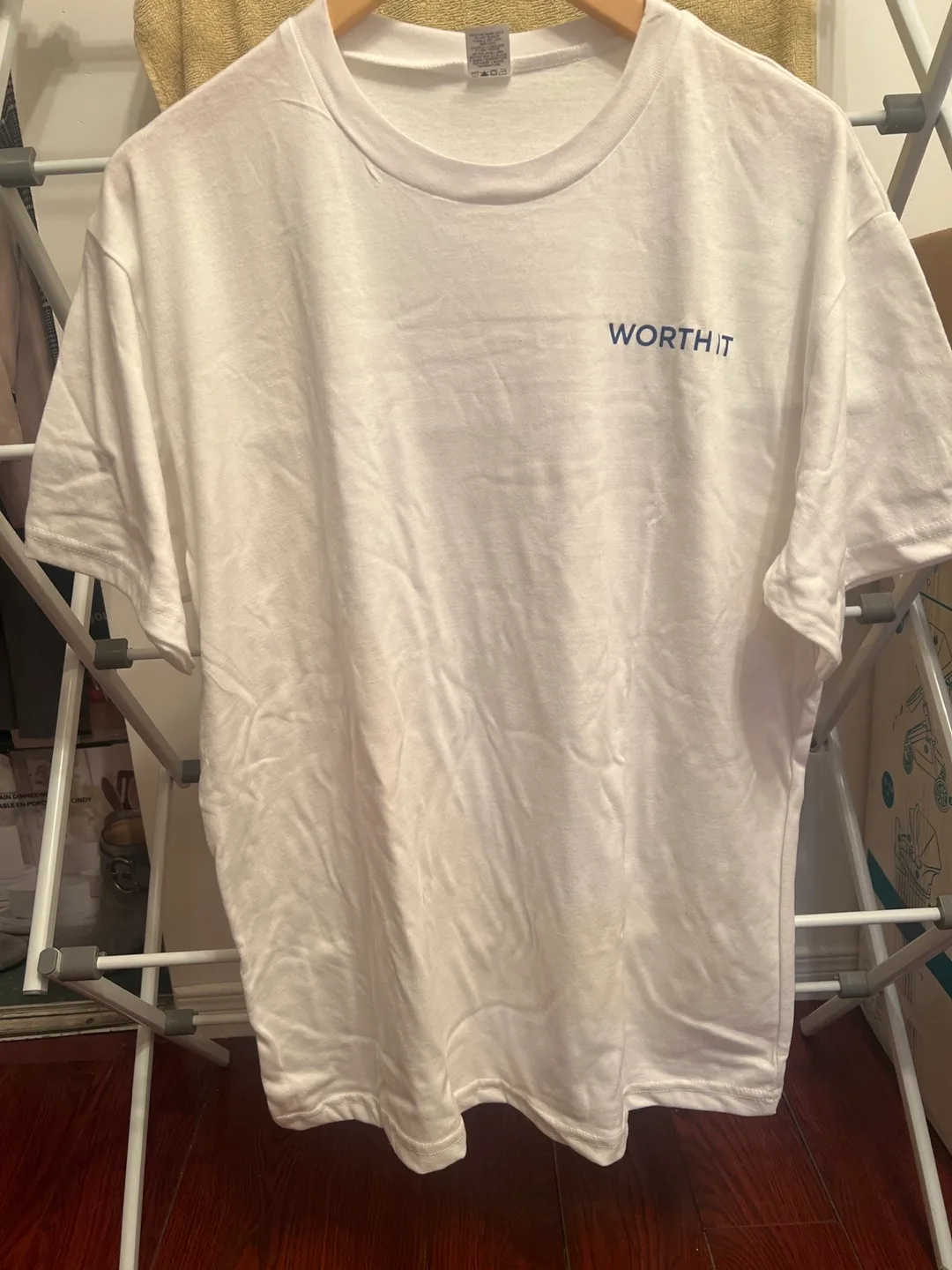 Brand New WORTH IT White T-Shirt - Size L🇨🇦🇨🇦🇨🇦 thumbnail