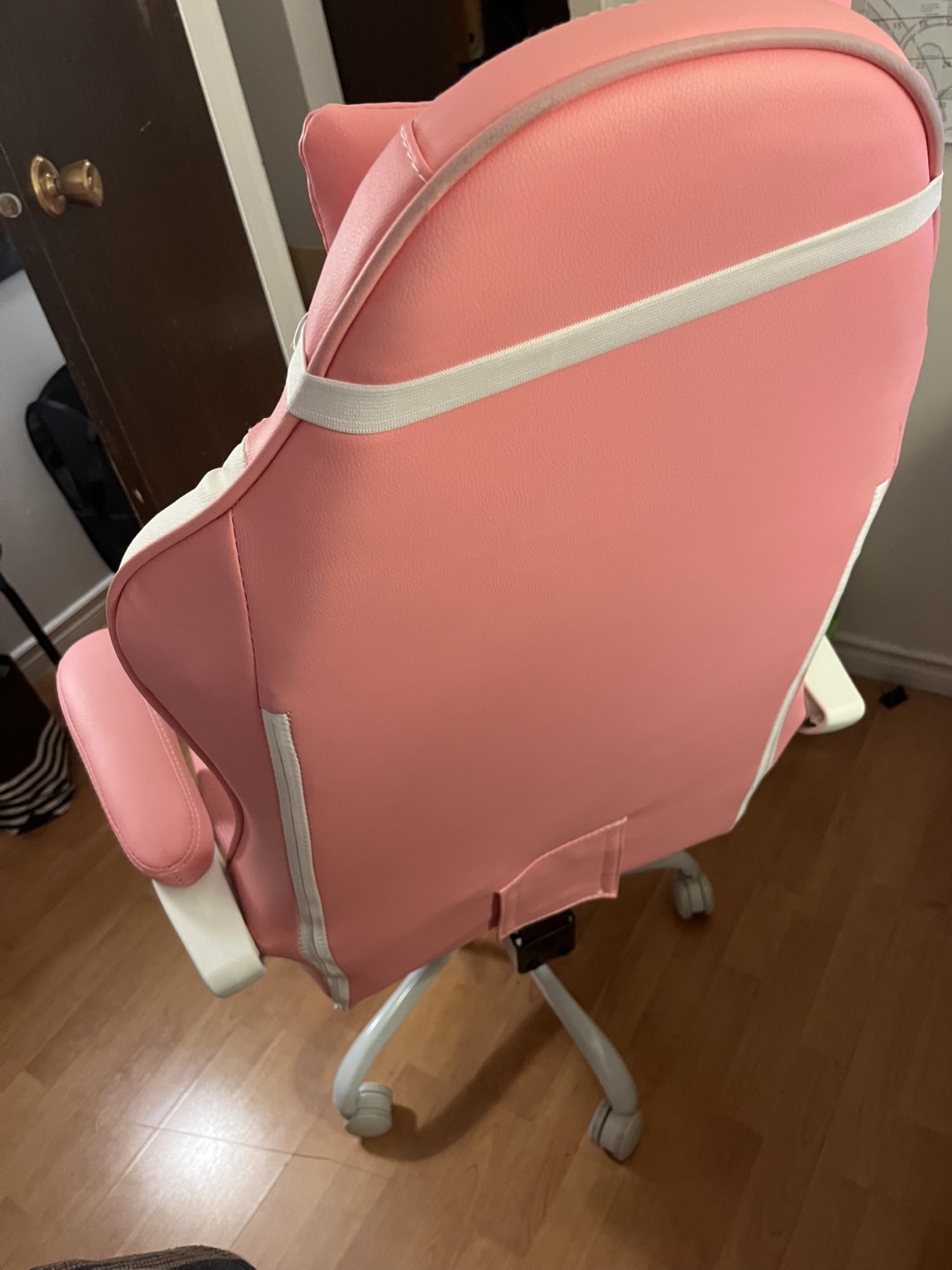Pink & White Gaming Chair (green screen attachment) - photo 2