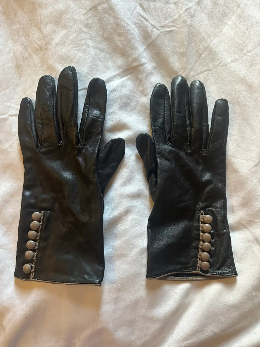 Leather Gloves thumbnail