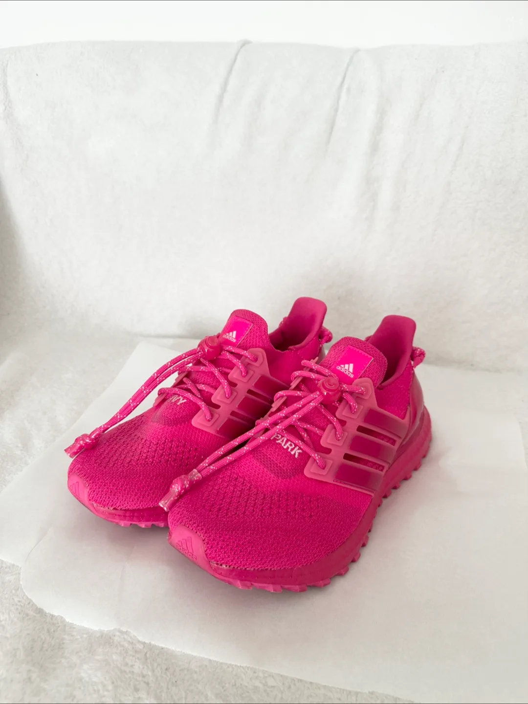 Adidas x Ivy Park Ivy Heart Beyonce Ultra Boost Pink Sneakers thumbnail