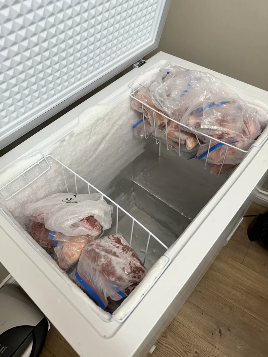 Danby DCF070A5WCDB Chest Freezer - 7.0 cu ft thumbnail