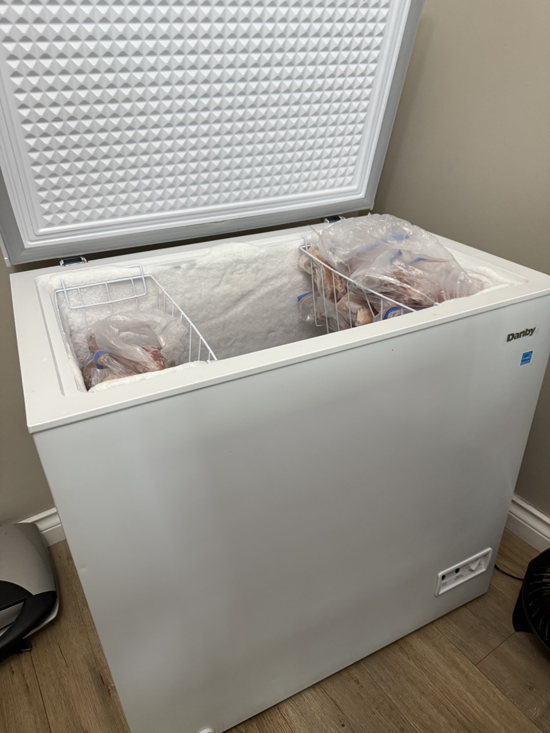 Danby DCF070A5WCDB Chest Freezer - 7.0 cu ft - photo 2