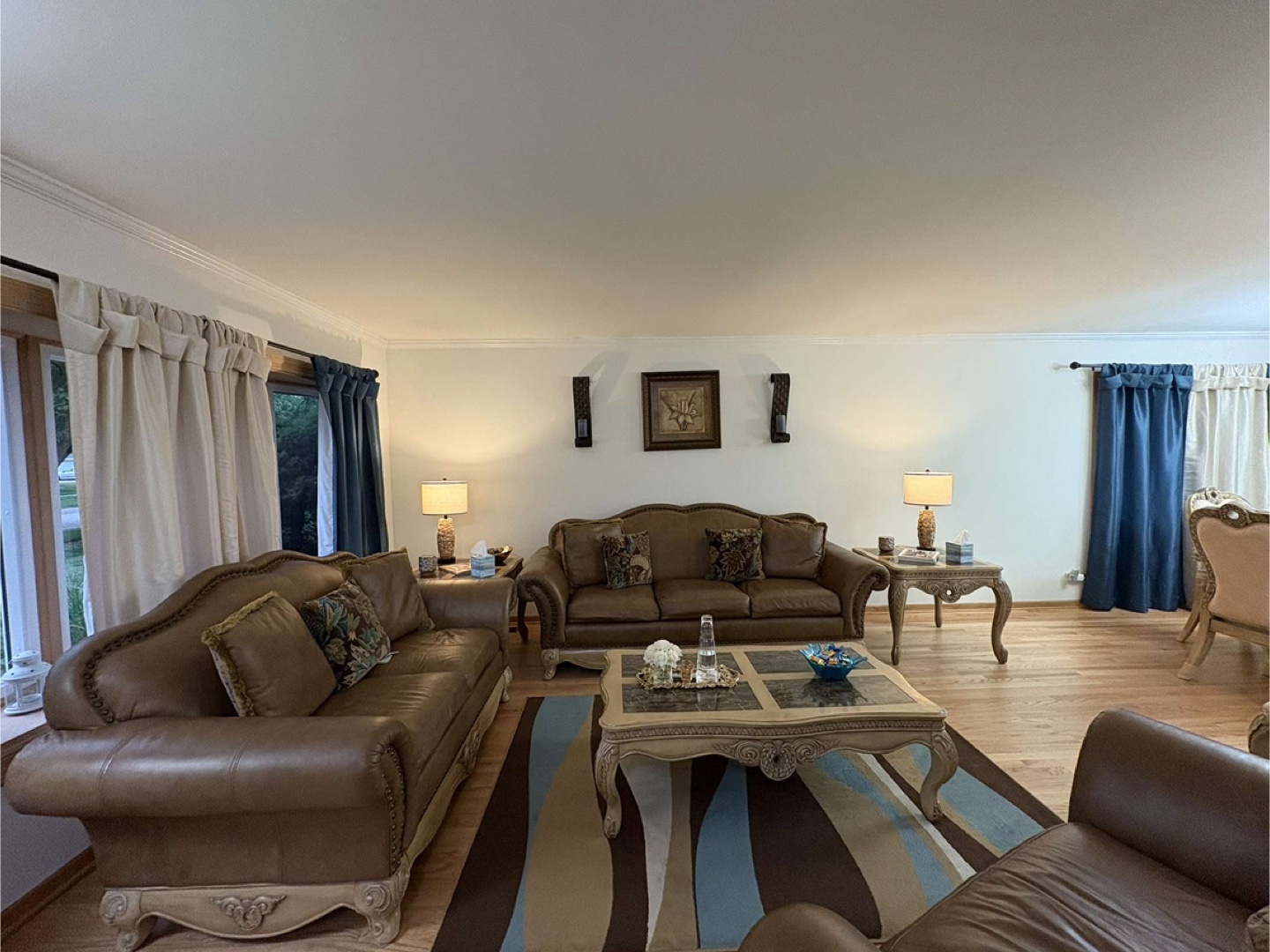 Living room as shown,sofa table and mirror,dinning room set - photo 2