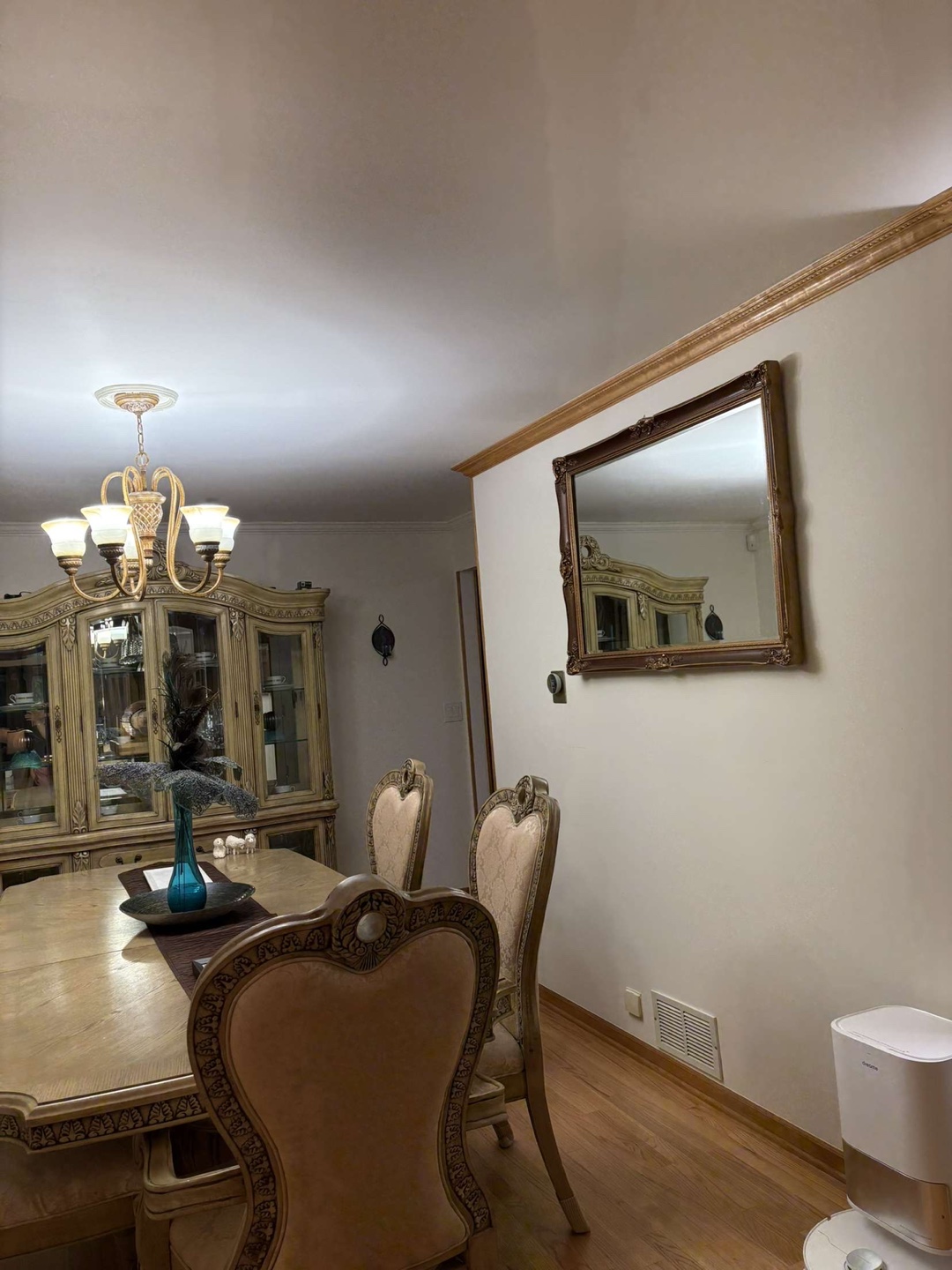 Living room as shown,sofa table and mirror,dinning room set - photo 5