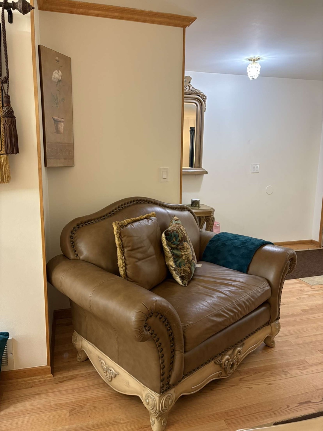 Living room as shown,sofa table and mirror,dinning room set - photo 3