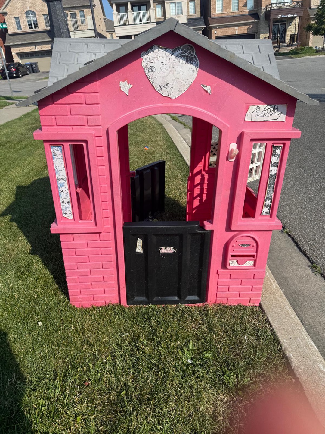 Playhouse - Pink & Black - Free - photo 2