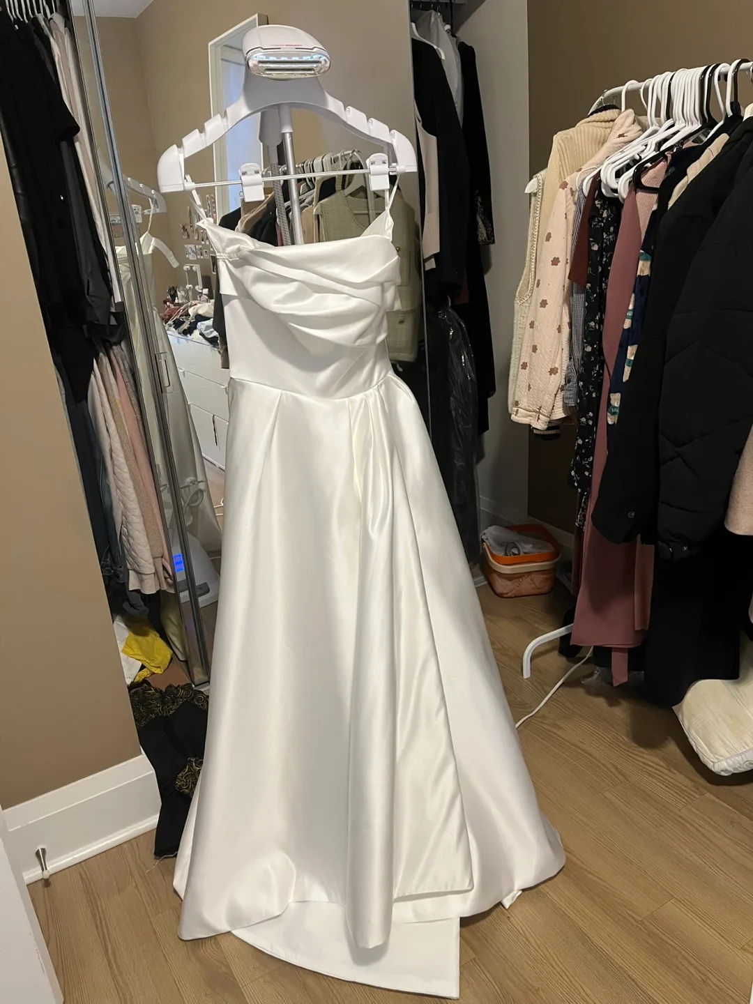 White Satin Simple Wedding Dress thumbnail