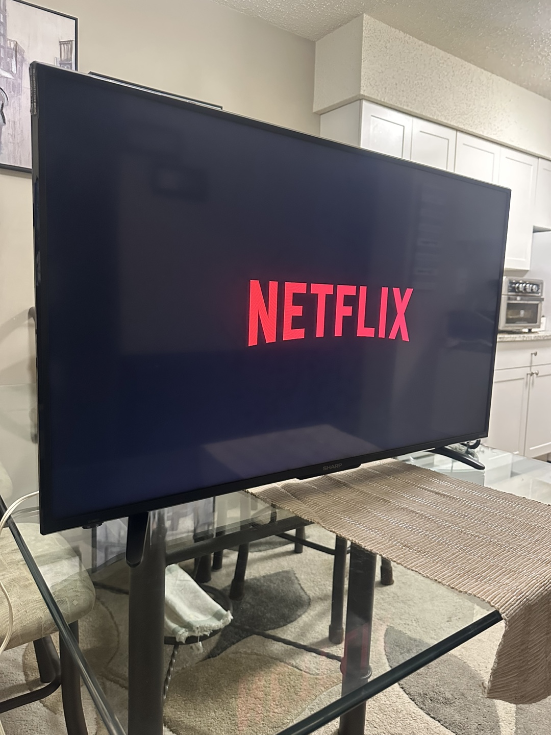 43-Inch 4K Roku Smart TV – Excellent Condition - photo 2