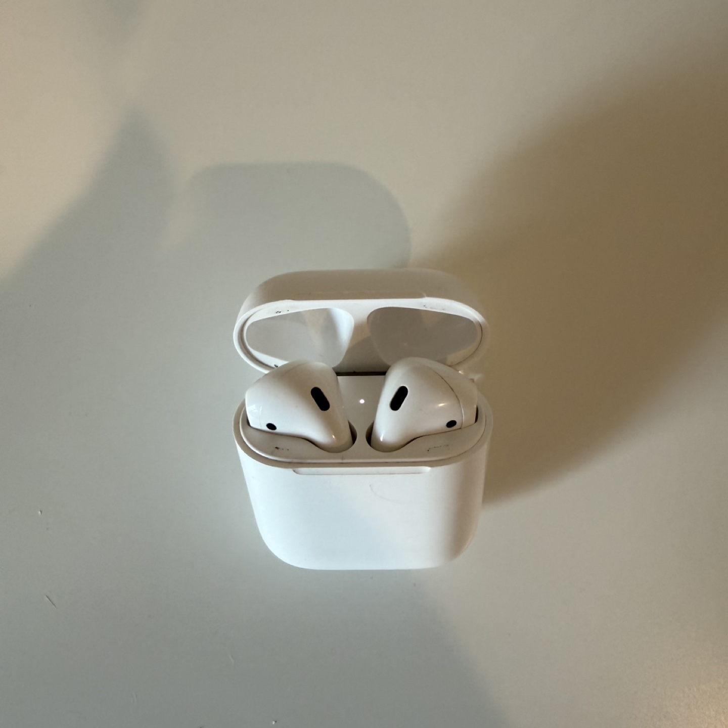 Apple AirPods (2nd generation) - photo 4