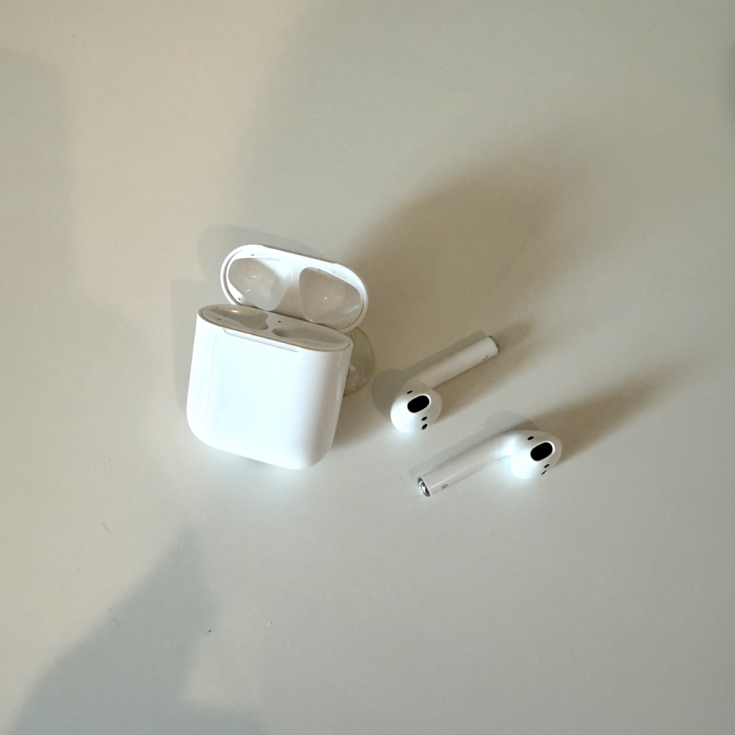 Apple AirPods (2nd generation)