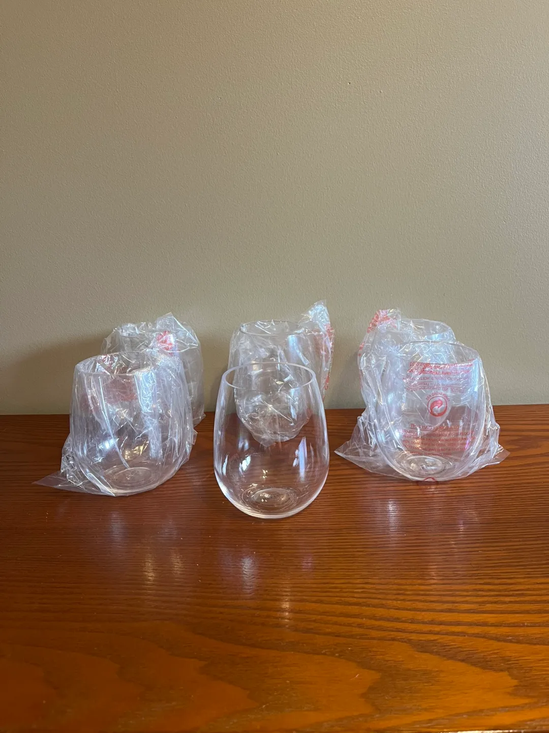 6 ACRYLIC 18 OUNCES STEMLESS WINE GLASSES thumbnail