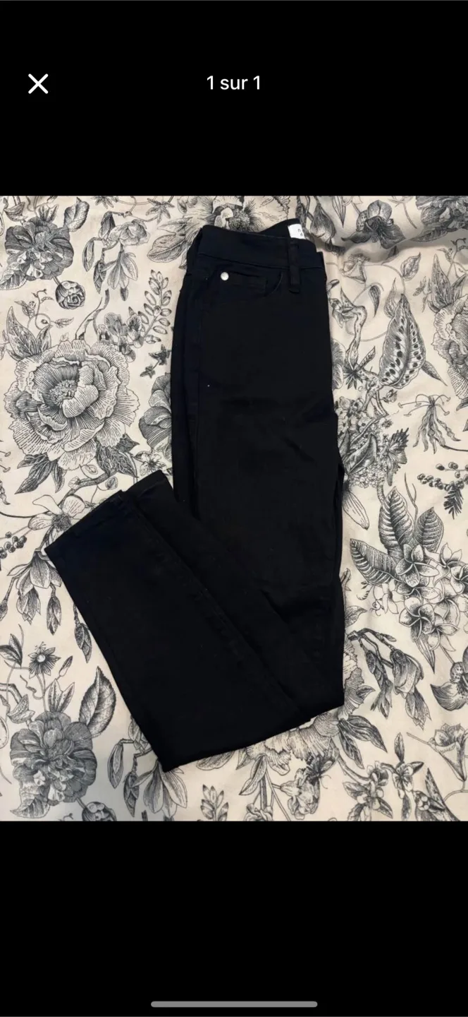 MOVING SALE: 3 FOR $2 : Black Pants Leggings Size 24/00 image indicator(3)