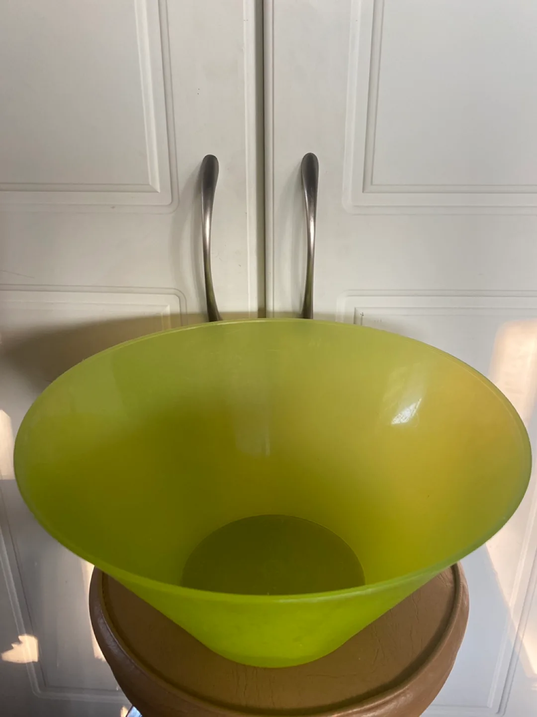 Green Plastic Mixing Bowl 🇨🇦 thumbnail