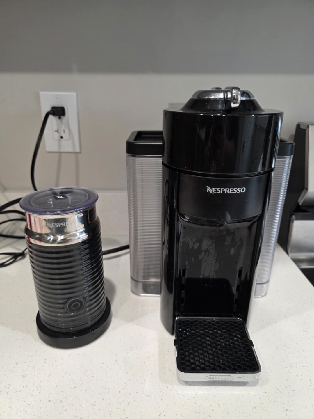 Nespresso Vertuo Next Coffee & hot/cold frothier