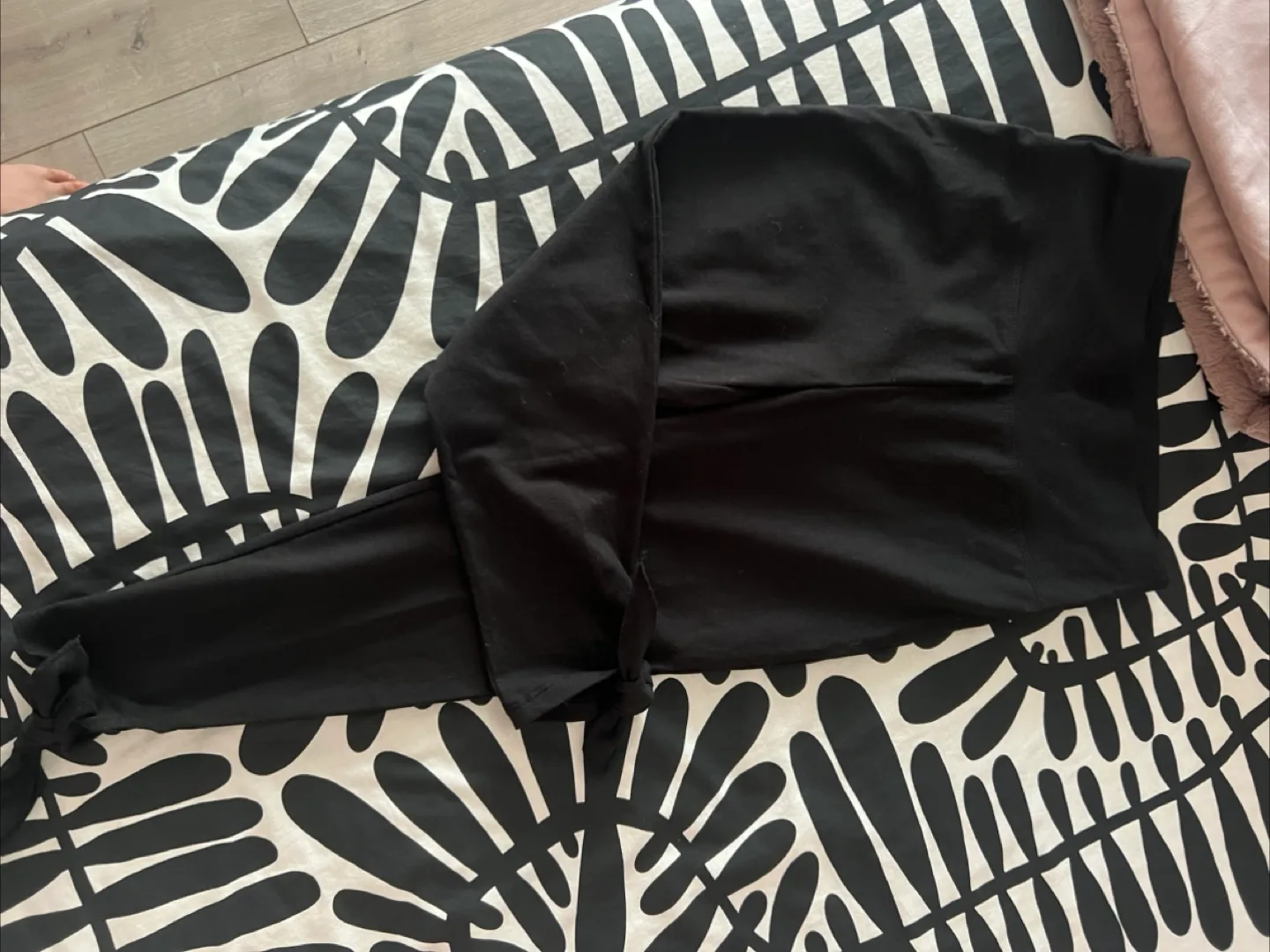 New Black gym pants- Size XS thumbnail