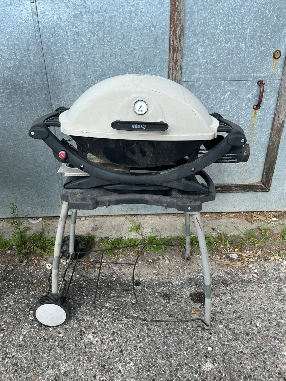 Weber Q Series Portable Gas Grill thumbnail