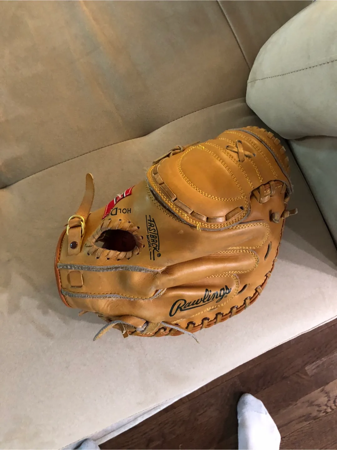 Catcher's Mitt for Left-handed catcher thumbnail