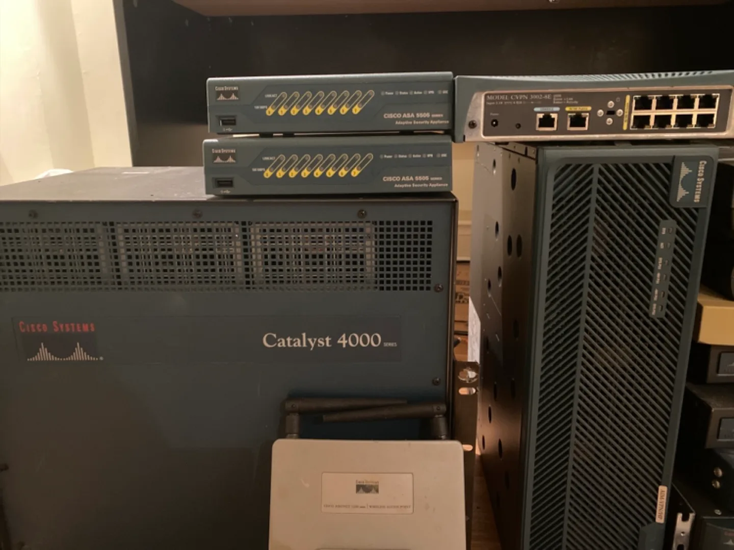 Cisco Network Routers & Switches thumbnail
