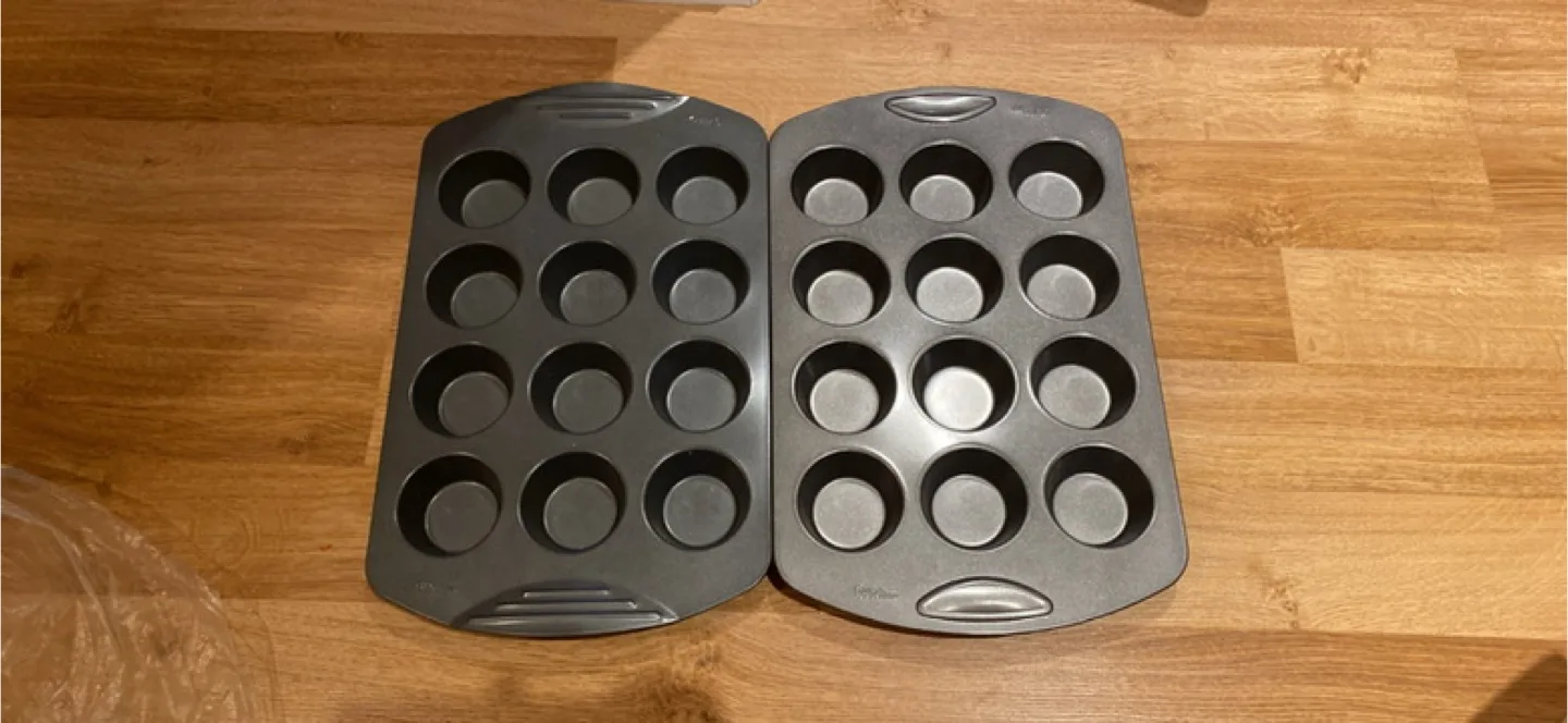 Muffin Tins - Standard Size thumbnail