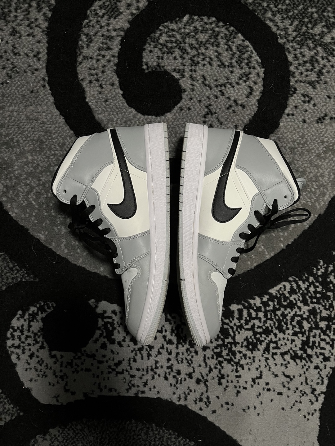 Jordan 1 Mid Light Smoke Grey (UA) - photo 2