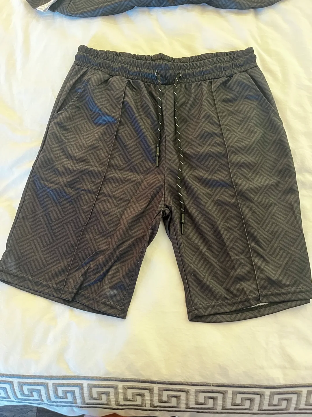 Patterned Black Shorts & Polo Shirt - Size M image indicator(4)