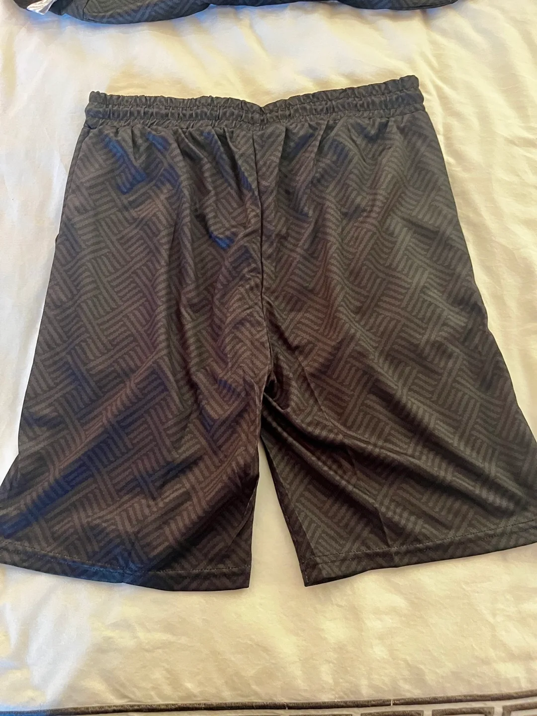 Patterned Black Shorts & Polo Shirt - Size M image indicator(7)