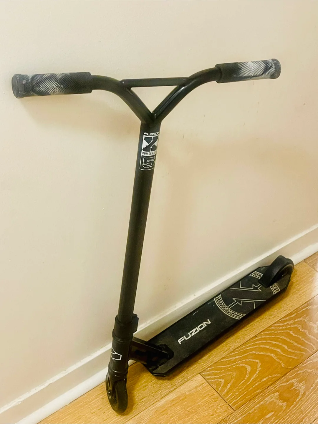 Fuzion X-5 Pro Series Scooter thumbnail