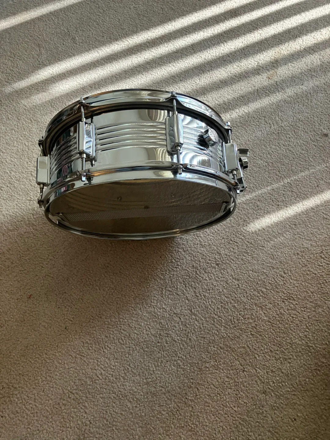 Snare Drum - Great Condition 14x6 8 lugs thumbnail