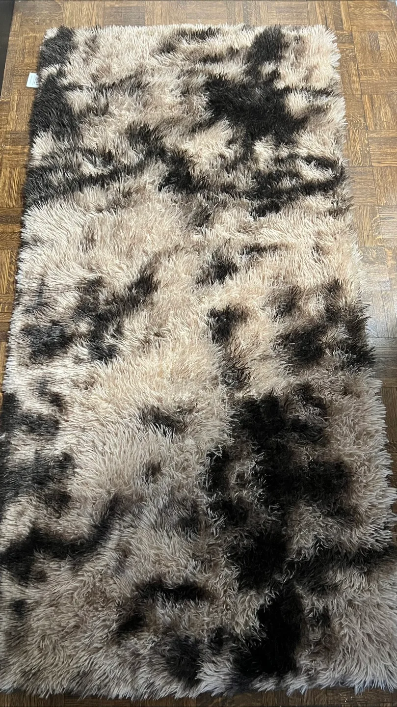 Area Rug - White & Grey Pattern thumbnail