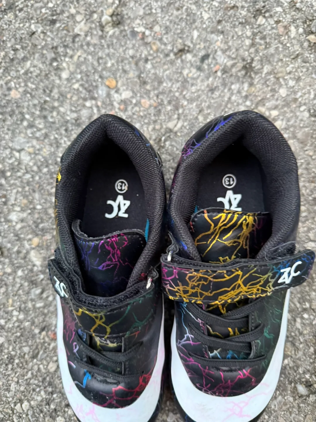 ZC Size 13 Kids Cleats image indicator(2)