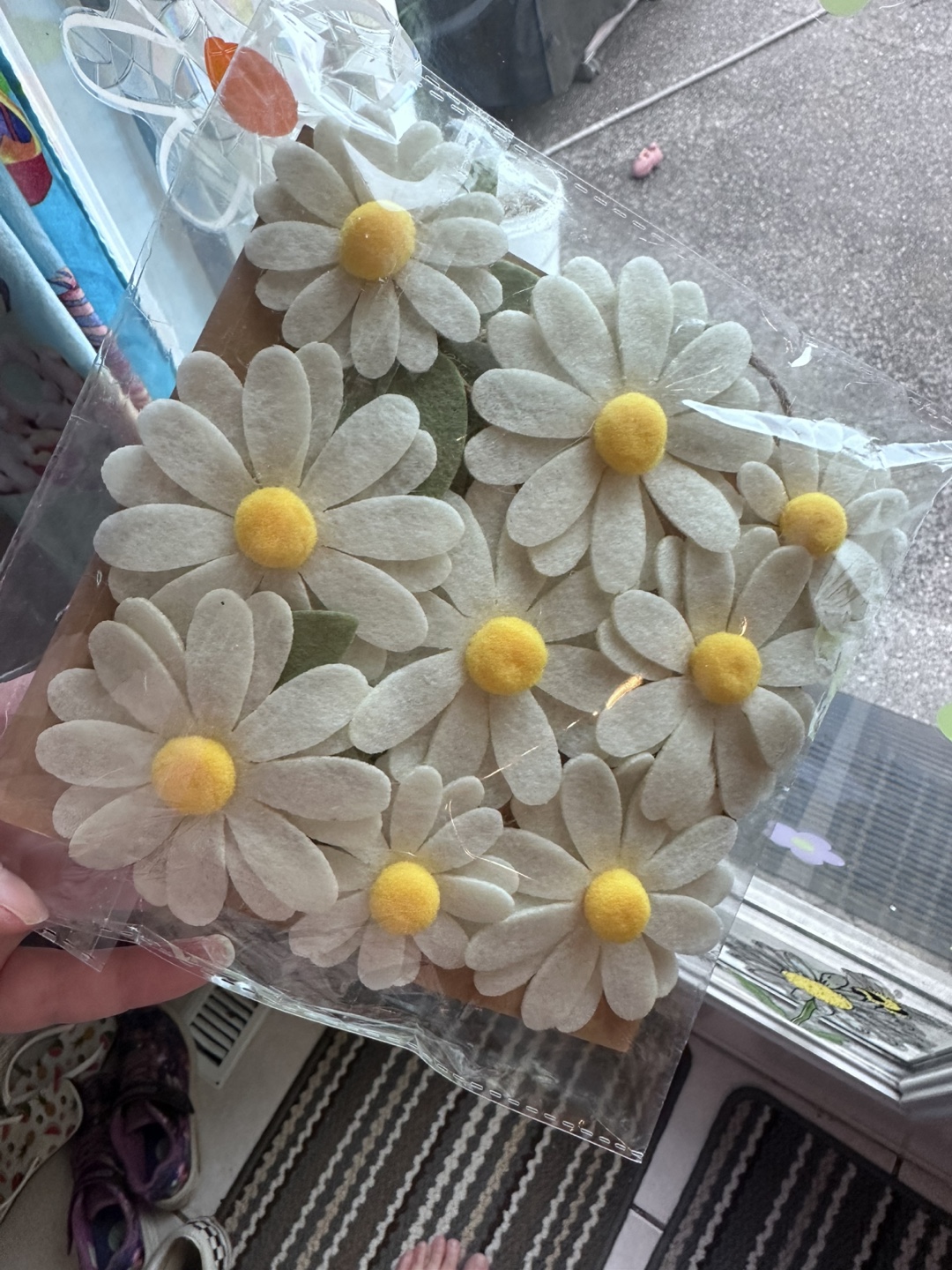 Daisy Felt  garland  - New in Package
