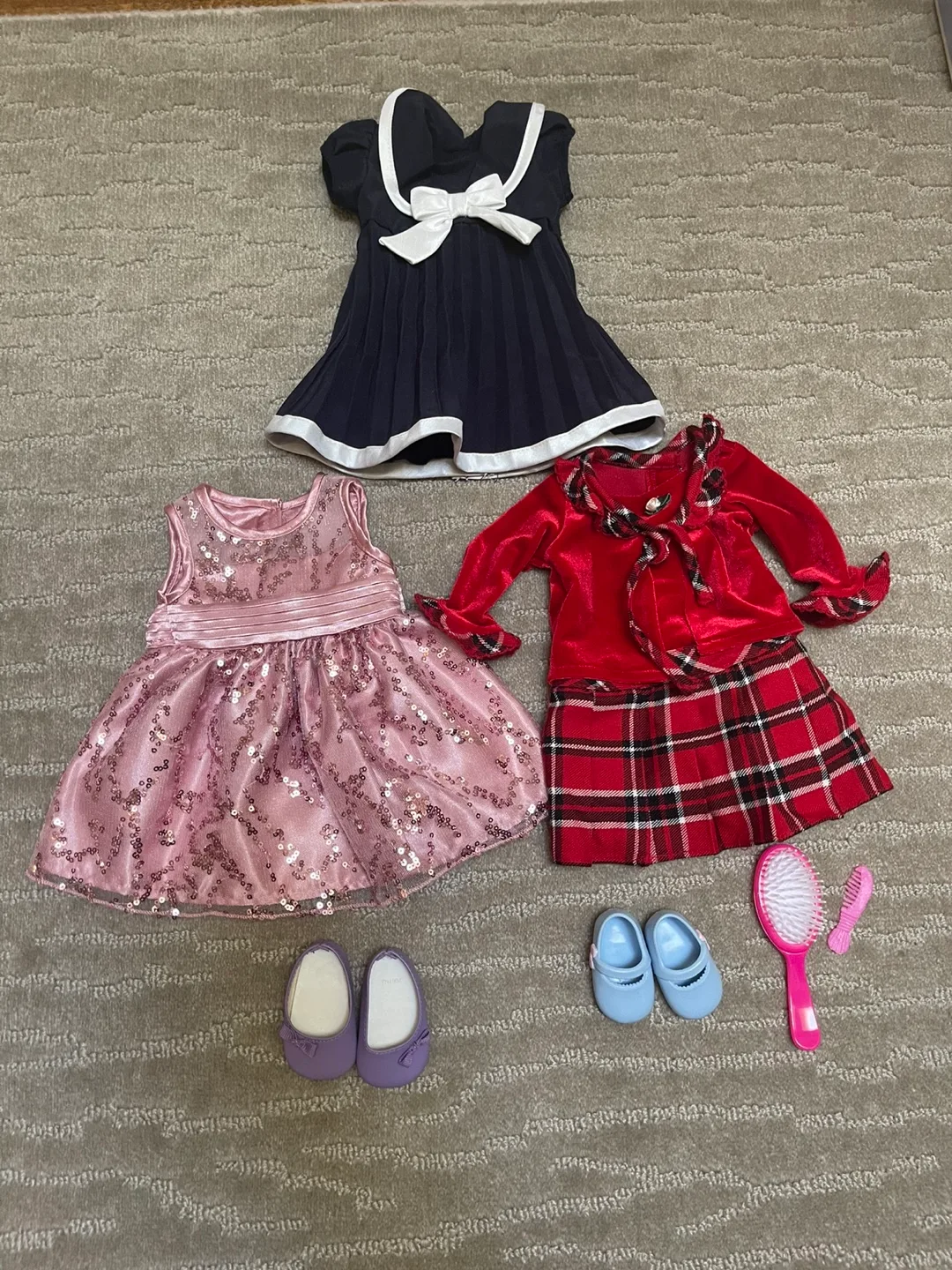 Assorted American Girl Doll Dresses & Accessories 🇨🇦 thumbnail
