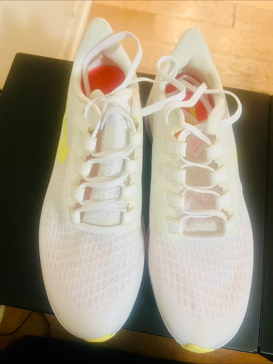 Nike Air Zoom Pegasus 38 Women's Running Shoes - US 10 image indicator(3)