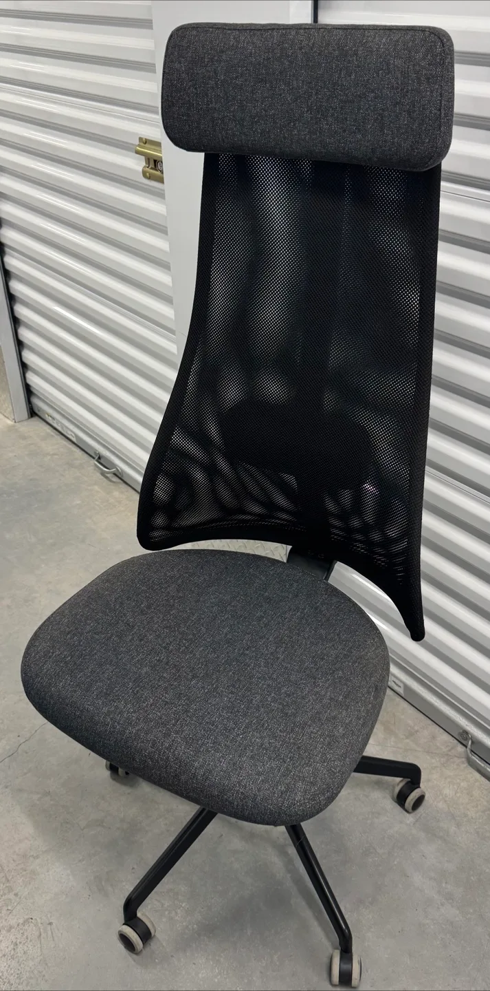 Adjustable Ergonomic Mesh Desk Chair thumbnail