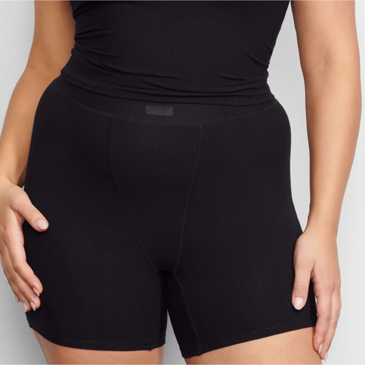 SKIMS soft lounge boxer brand new thumbnail