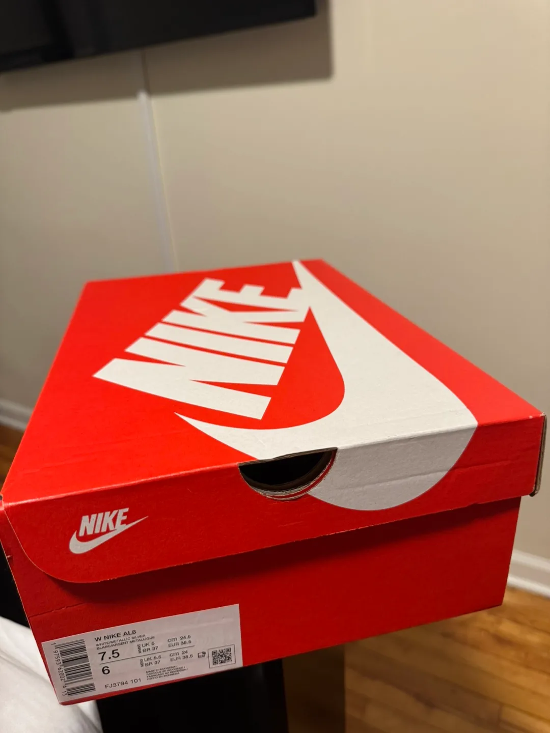 NEW Nike Air Max 97 White/Grey, Women's 7.5 image indicator(2)