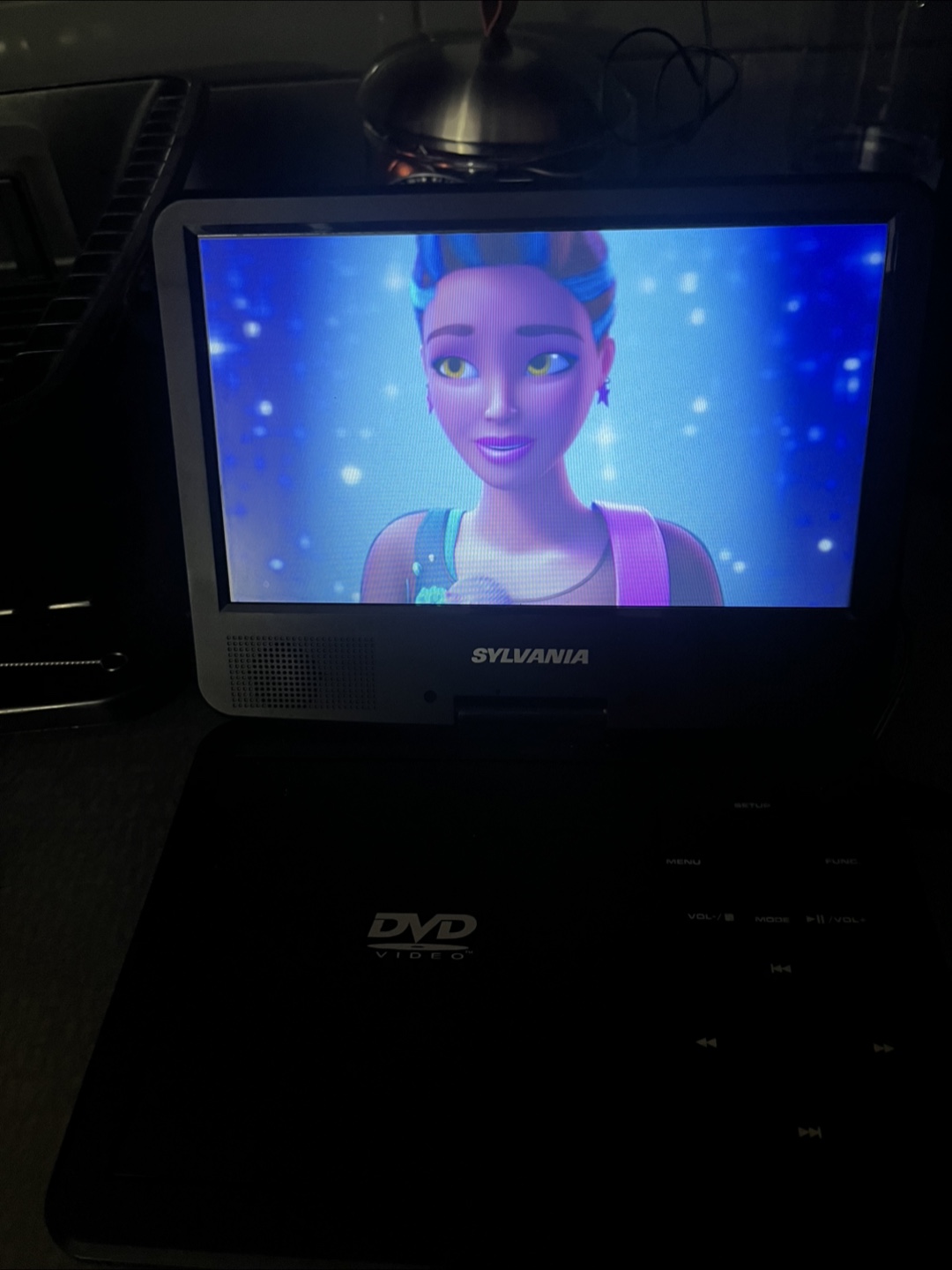 Sylvania Portable DVD player - photo 3