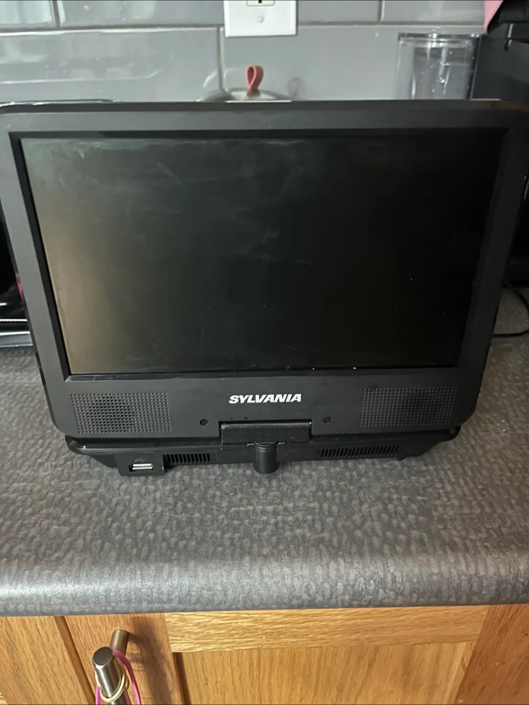 Sylvania Portable DVD player image indicator(4)