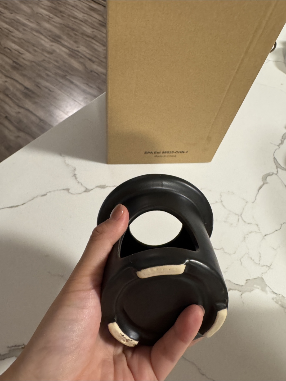 Free Black Ceramic Oil Diffuser 🇨🇦 - photo 2