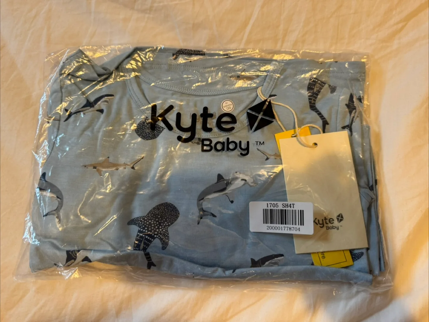 New Kyte Baby Shark Pajamas 4T thumbnail